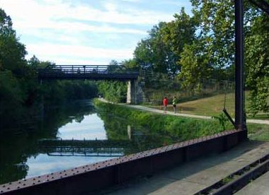 picture of canal from a roadside view
